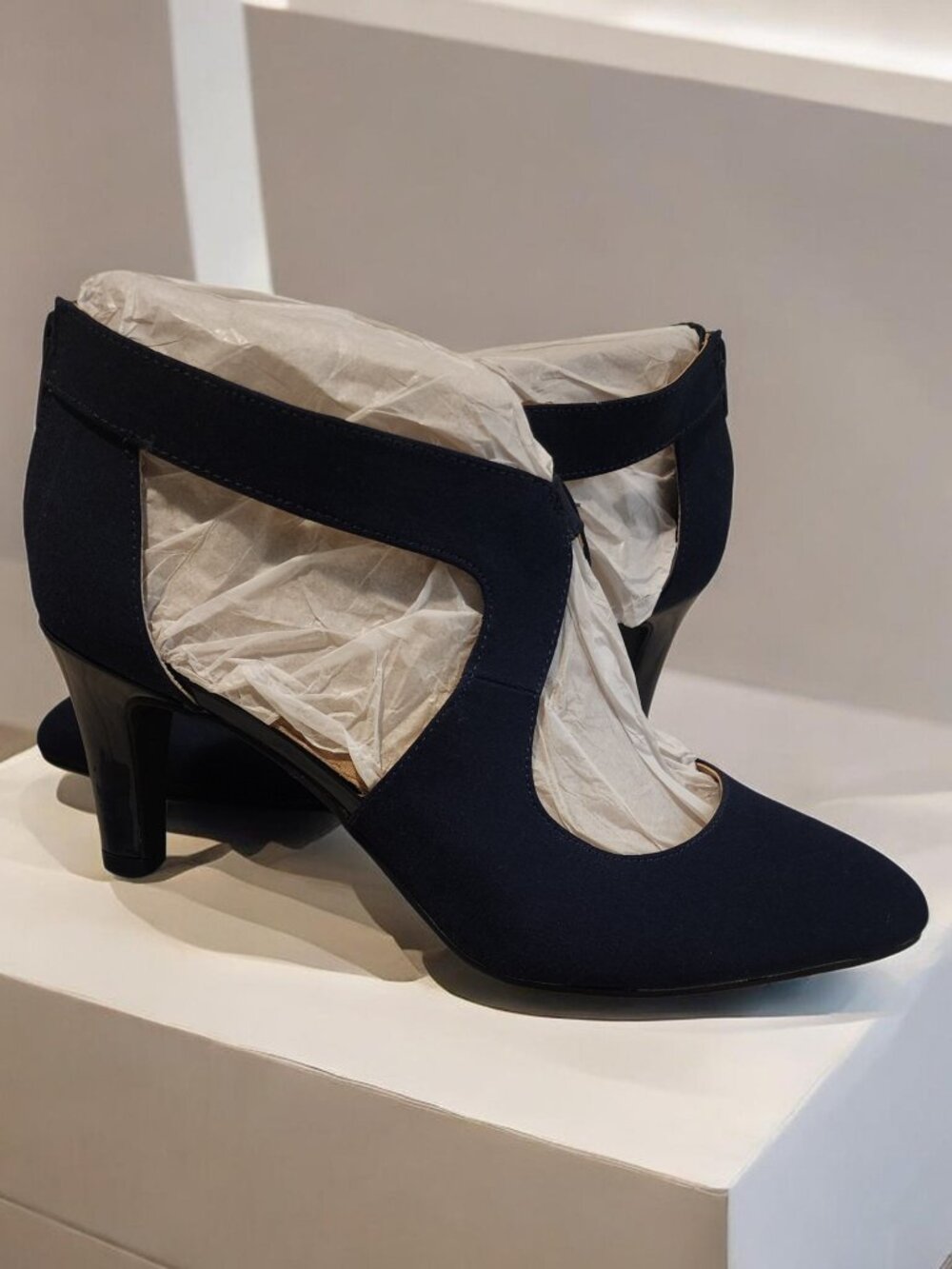 LifeStride Giovanna-2 Navy Vegan Pumps – Size 9.5M